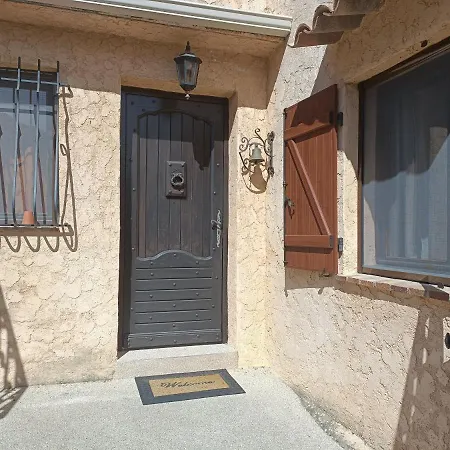 Appartement Privatise Dans Maison Utelle Buitenkant foto